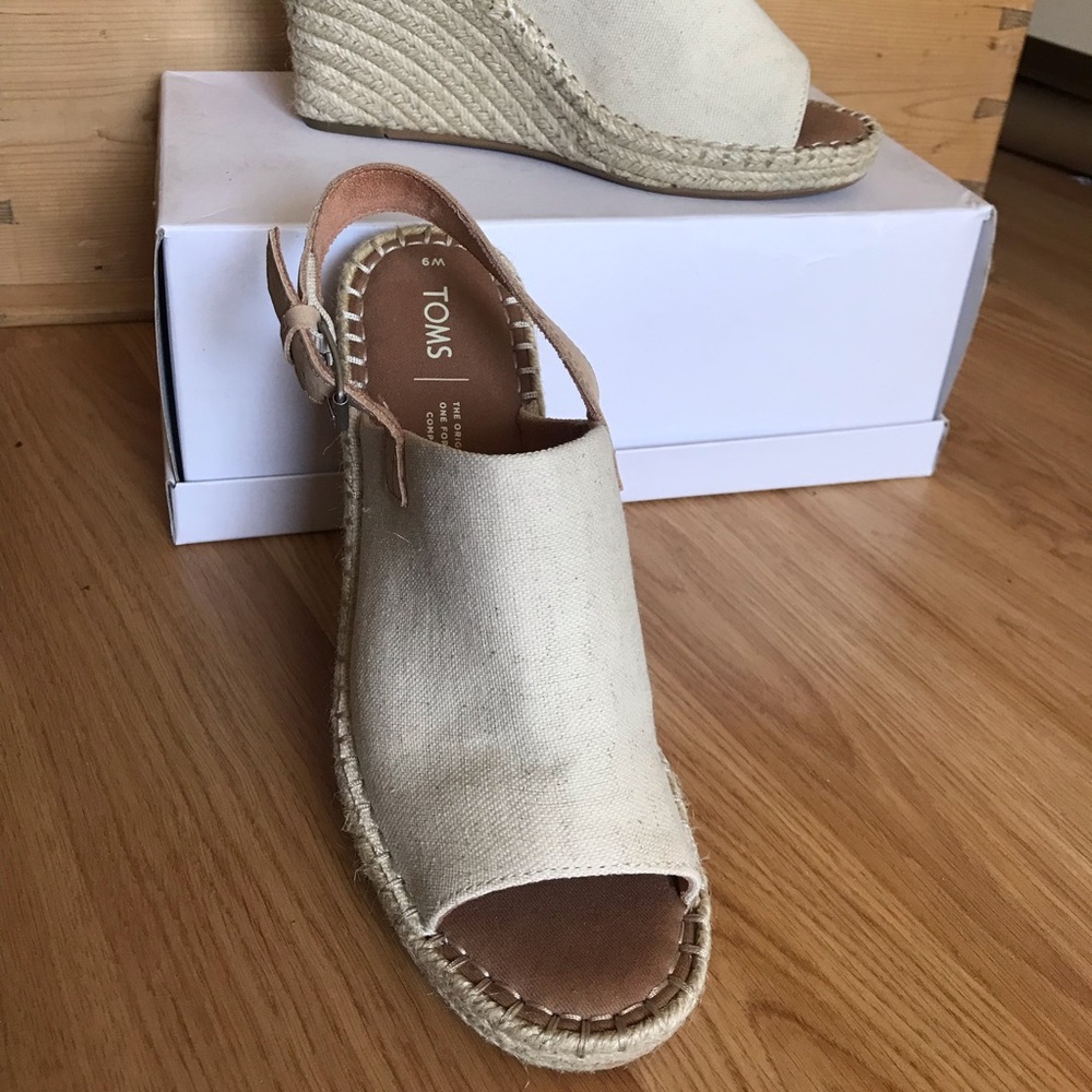 New TOMS Beige 1” Platform Rope Wedge Espadrille